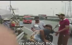 Cao tốc Pháp Vân xuất hiện "dịch vụ" vác xe máy... trốn công an