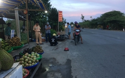 Va chạm xe máy cùng chiều, nam thanh niên bị thương nặng