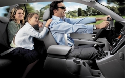 Cả gia đình có nên đi xa chung trên một chuyến xe?