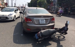 Khởi tố nữ tài xế lái xe tông vào công an phường