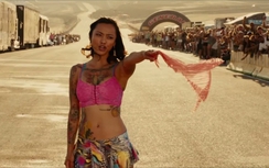 Fast & Furious 7: Mỹ nhân gốc Việt khoe đường cong "nguy hiểm"