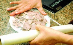 Dùng màng bọc thực phẩm không đúng cách, nguy hại chết người