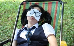 Sao Việt khoe ảnh "ngủ kém duyên" bênh vực Kỳ Duyên