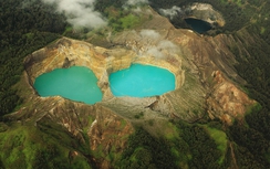Bí ẩn hồ đổi màu “ma quái” ở Indonesia