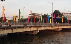 Thua bạc Tết hơn nửa tỷ đồng, đôi nam nữ nhảy cầu tự tử