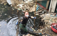 Ông Tây dọn cống lên tiếng sau khi bị “xem nhẹ” công sức