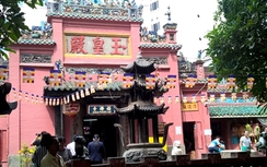 Chùa Ngọc Hoàng, nơi Tổng thống Obama sẽ ghé thăm có gì đặc biệt?