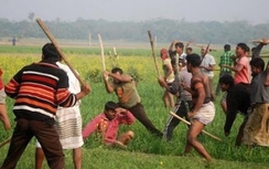 Bắt kẻ truy nã, Trưởng công an xã bị "đánh hội đồng"