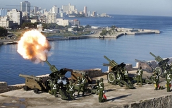 Video 21 phát đại bác tiễn biệt lãnh tụ Fidel Castro