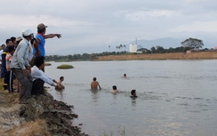 Hàng chục người tìm kiếm bé trai 7 tuổi đuối nước