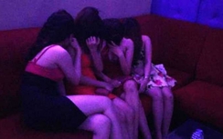 Video bắt quả tang tiếp viên thoát y massage cho khách VIP