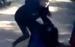 Mâu thuẫn trên mạng, 14 nữ sinh đánh bạn học thủng màng nhĩ