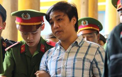 Kẻ giết vợ con Trưởng ban dân vận xin được sống