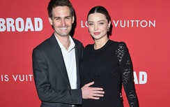 Thiên thần nội y Miranda Kerr sinh con trai cho chồng tỉ phú