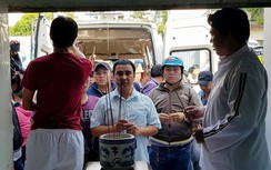 MC Quyền Linh, Minh Luân đến thắp hương cho hai hiệp sĩ tử nạn