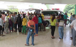 Nhậu say, 6 côn đồ vào nhà trưởng công an xã chém người