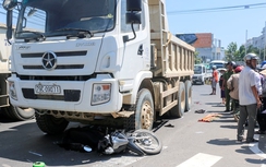 Bị xe ben kéo lê 10 mét, lái xe ôm tử vong tại chỗ