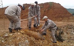 Phát hiện bom "khủng" còn nguyên kíp nổ khi san lấp thi công