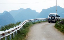 Tông trúng hộ lan mềm, 2 cán bộ kiểm lâm tử vong