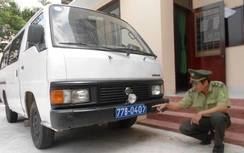 Tài xế xe biển xanh giả chở gỗ quý hiếm bị phạt 75 triệu