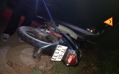 Hai xe máy đâm nhau, 3 người thương vong