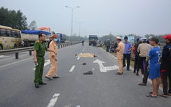 Xe tải húc xe máy văng 10 mét, người đàn ông chết tại chỗ