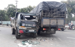 Đà Nẵng: Xe tải đâm nhau, đường Trường Chinh ùn ứ kéo dài