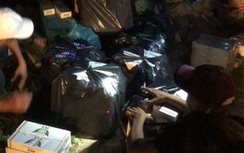 Truy tìm ô tô chở hàng lậu lao vào CSGT rồi bỏ trốn