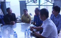 Nhói lòng cô dâu "chưa mặc áo cưới đã đeo khăn tang"