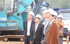 Sức Xuân trên đại công trình đường ven sông Tuyên Sơn - Túy Loan