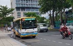 Đuổi học sinh xuống xe, tài xế xe buýt bị đình chỉ