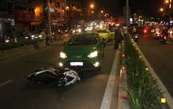 Đánh lái tránh người ngã giữa đường, taxi bị đâm phía sau