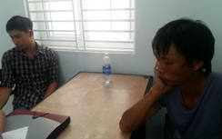 Đôi nam nữ đang tâm sự bất ngờ bị kề dao đe dọa