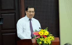 Chủ tịch Đà Nẵng trực tiếp quay phim vấn nạn cò xe, bến cóc