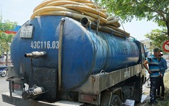 Tài xế đổ hàng tấn nhớt thải xuống cống bị phạt gần 123 triệu