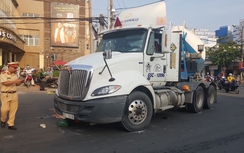 Xe bồn làm người phụ nữ bị thương vượt quá tải trọng đường