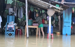 Quảng Nam: Nước lên nhanh, nhiều hồ chứa vẫn xả tràn