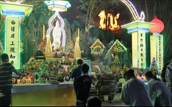 Hàng ngàn người dự lễ hội Quán Thế Âm