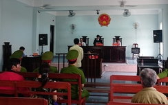 Phóng viên "vòi tiền” dân xây nhà trái phép lĩnh 15 tháng tù