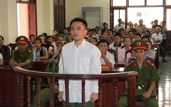 Thụ án chung thân vẫn chém bạn tù tới tấp