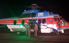Trực thăng đưa ngư dân bị đâm trọng thương vào đất liền