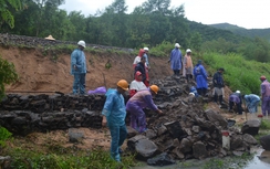 Đường sắt Phú Yên sạt lở do mưa, các chuyến tàu có ảnh hưởng?