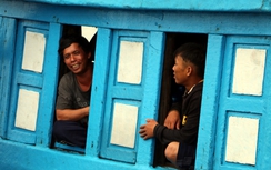 Bão suy yếu, người dân Khánh Hòa thở phào nhẹ nhõm