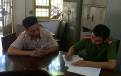 Tài xế đạp CSGT xuống đường khai "bị đánh quá chừng"?