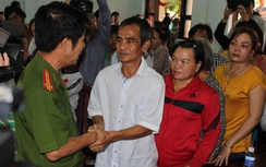 Ông Huỳnh Văn Nén: "Có ai trên đất nước này khổ như tôi không?"