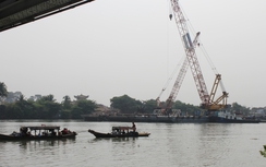 Cận cảnh sẵn sàng trục vớt cầu Ghềnh