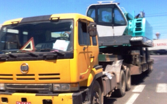 Bắt xe biển đỏ chở quá tải, tài xế dùng GPLX giả