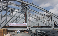 "Người nhện" trên công trường cầu Ghềnh mới