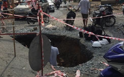 Cận cảnh "hố tử thần" sau mưa lớn ở TP.HCM