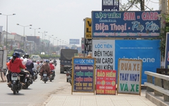 Mạnh tay giải quyết tình trạng lấn chiếm hành lang ATGT đường bộ